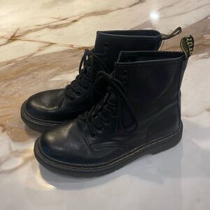 Black Boots